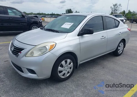 2013 Nissan Versa 1.6 Sv z USA, uszkodzony, nr VIN 3N1CN7AP5DL819164